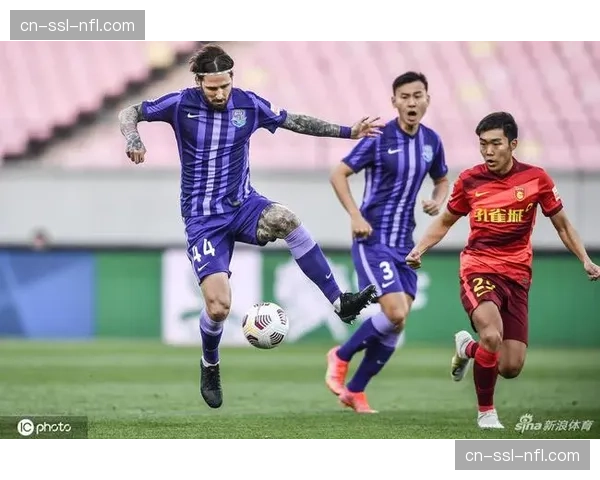 “前国脚、天津津门虎球员巴顿以自由身加盟沧州雄狮”